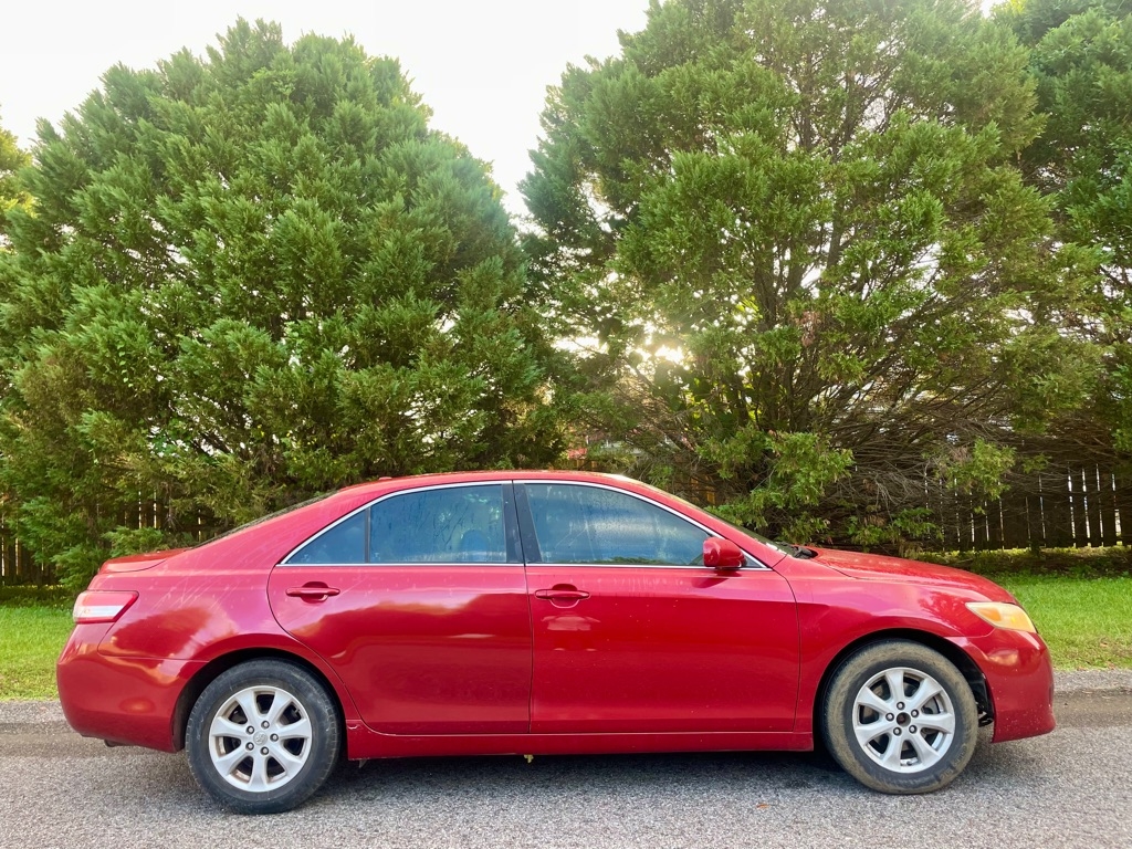 2011 Toyota Camry Base photo 3