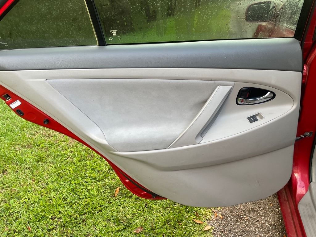 2011 Toyota Camry Base photo 11