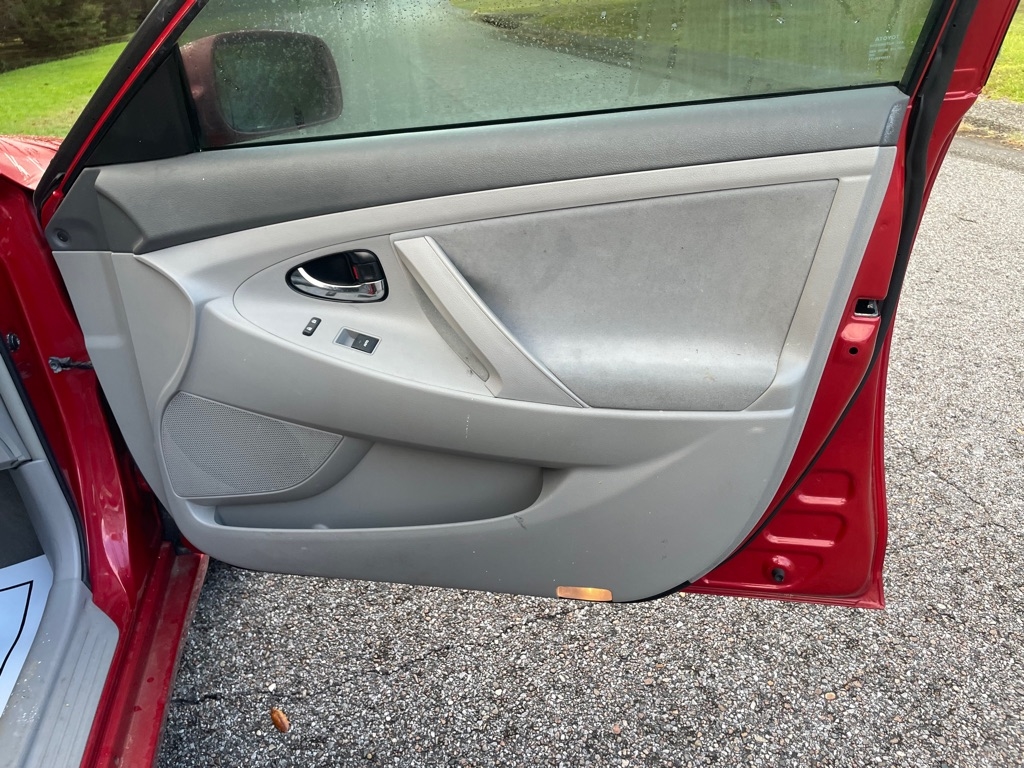 2011 Toyota Camry Base photo 14