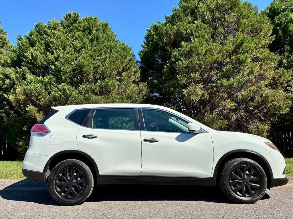 Nissan Rogue AWD 4dr SV 2016