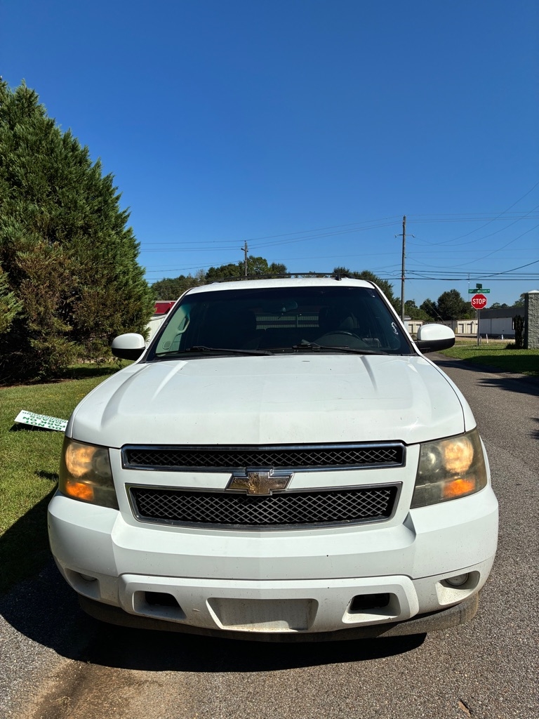 2011 Chevrolet Tahoe LS photo 2