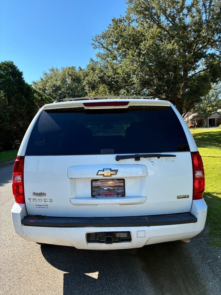 2011 Chevrolet Tahoe LS photo 4