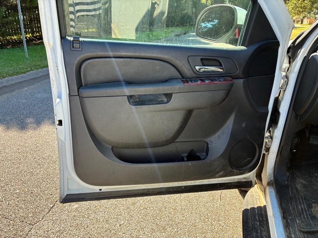 Chevrolet Tahoe photo 9