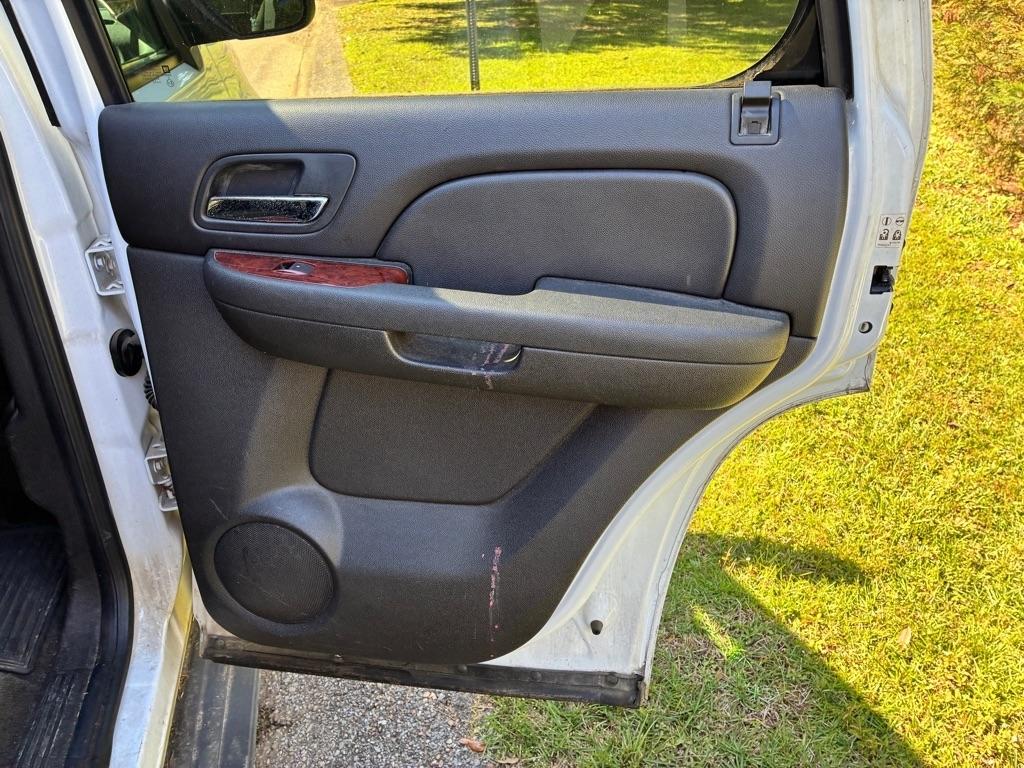 Chevrolet Tahoe photo 14