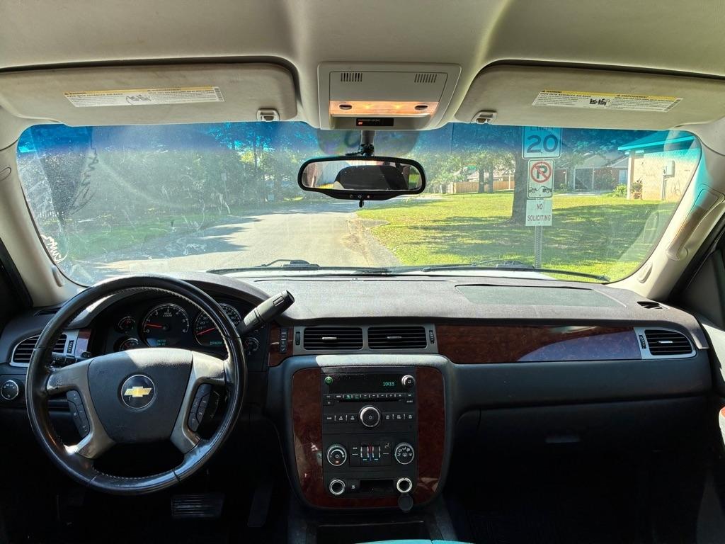 Chevrolet Tahoe photo 17