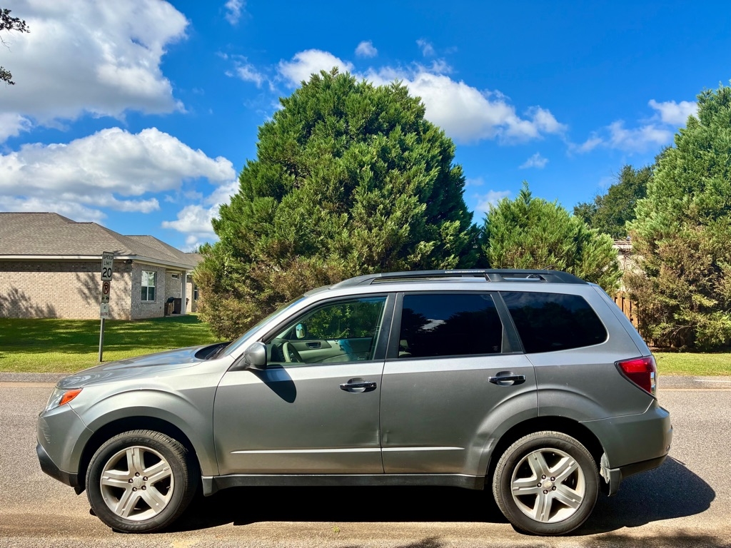 2010 Subaru Forester 2.5X Premium photo 7