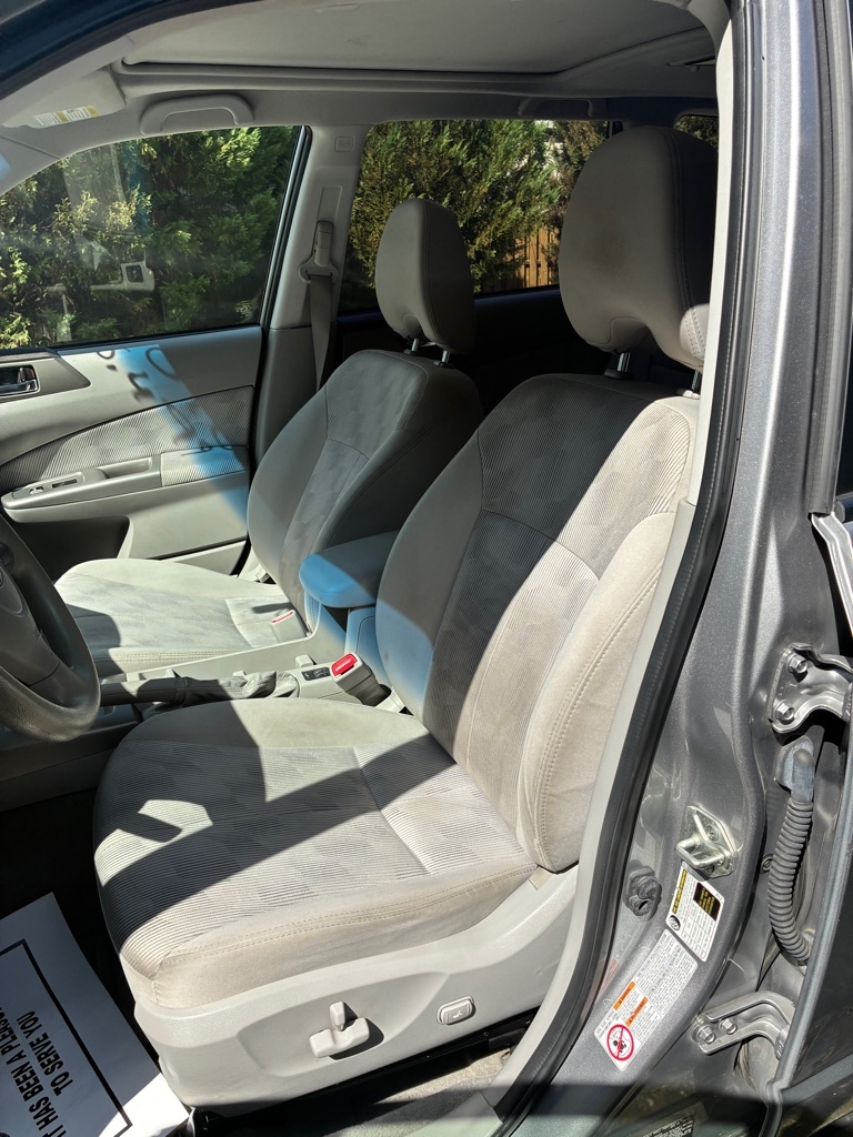 2010 Subaru Forester 2.5X Premium photo 8