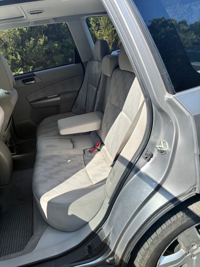 2010 Subaru Forester 2.5X Premium photo 10
