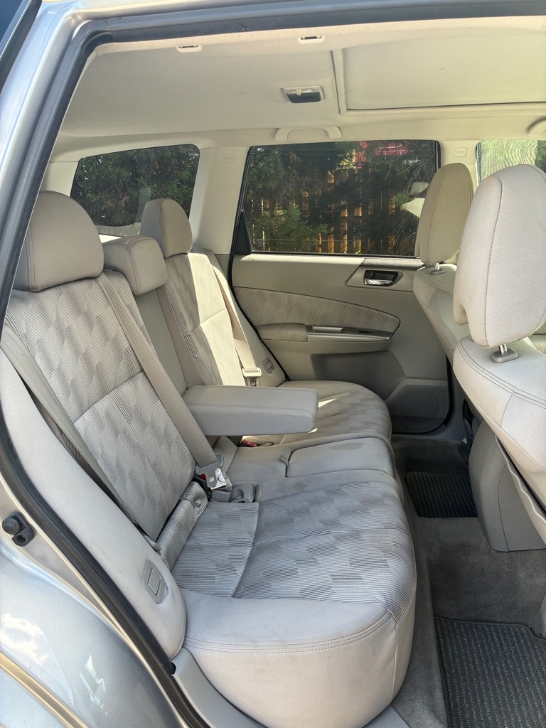2010 Subaru Forester 2.5X Premium photo 13