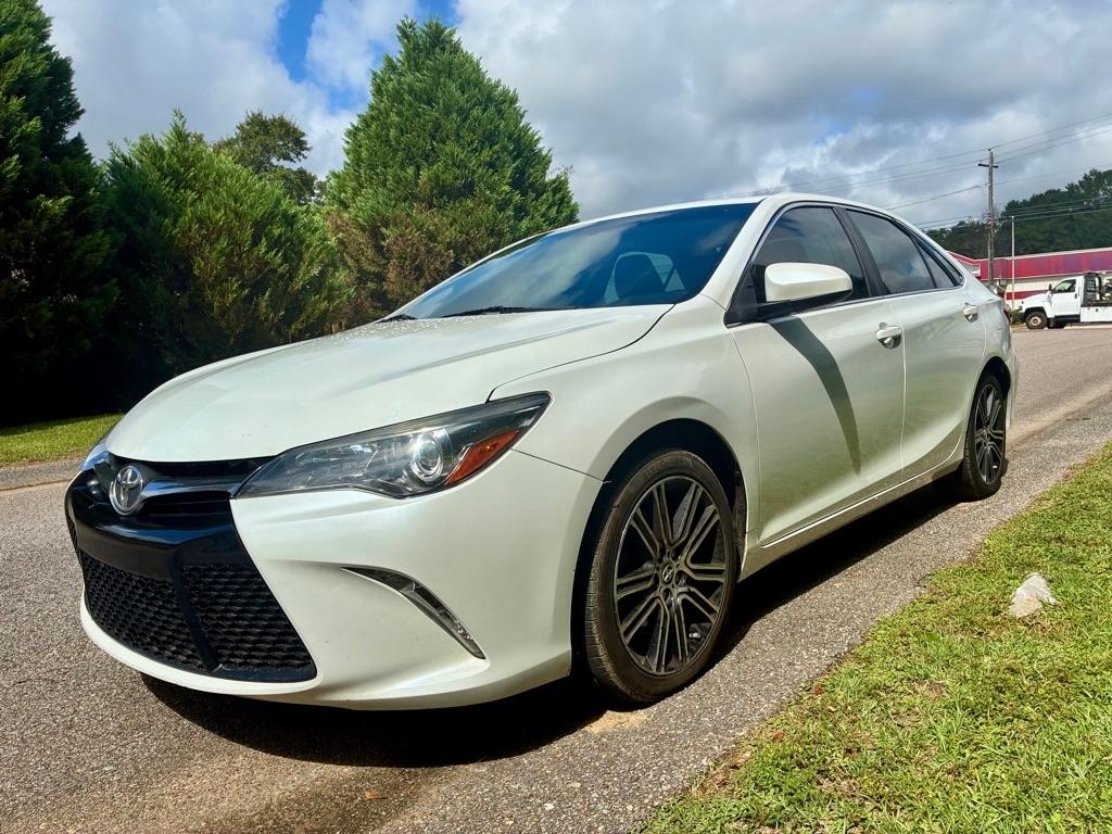 Toyota Camry 4dr Sdn I4 Auto SE w/Special Edition Pkg (Natl) 2016