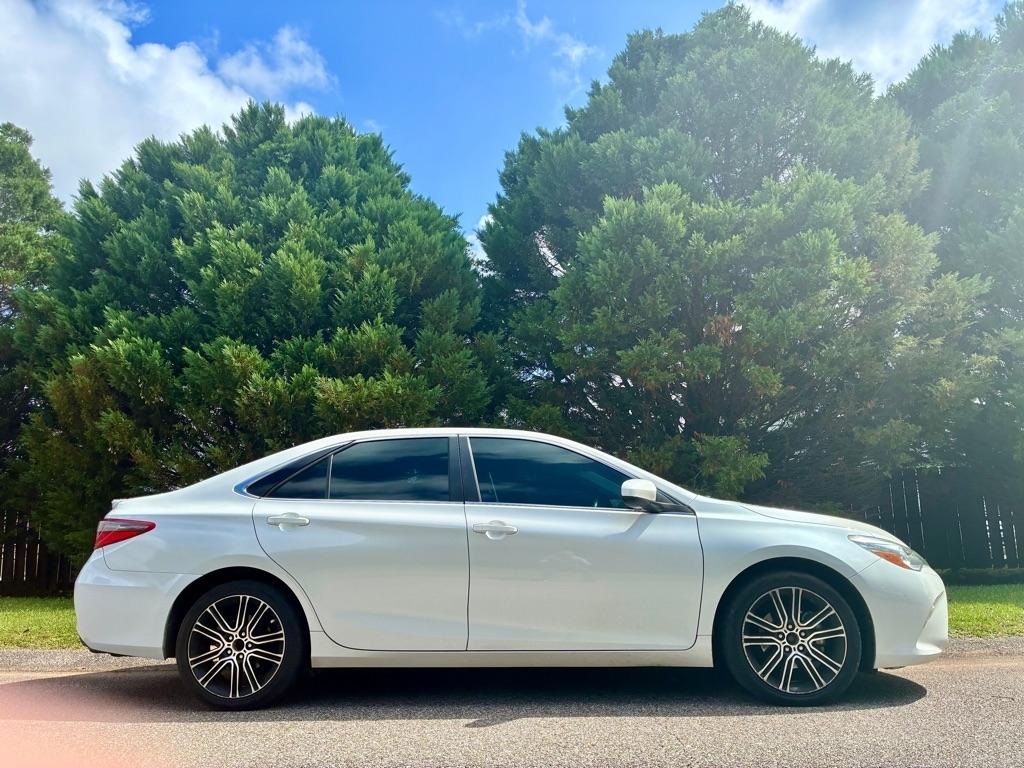 Toyota Camry 4dr Sdn I4 Auto SE w/Special Edition Pkg (Natl) 2016