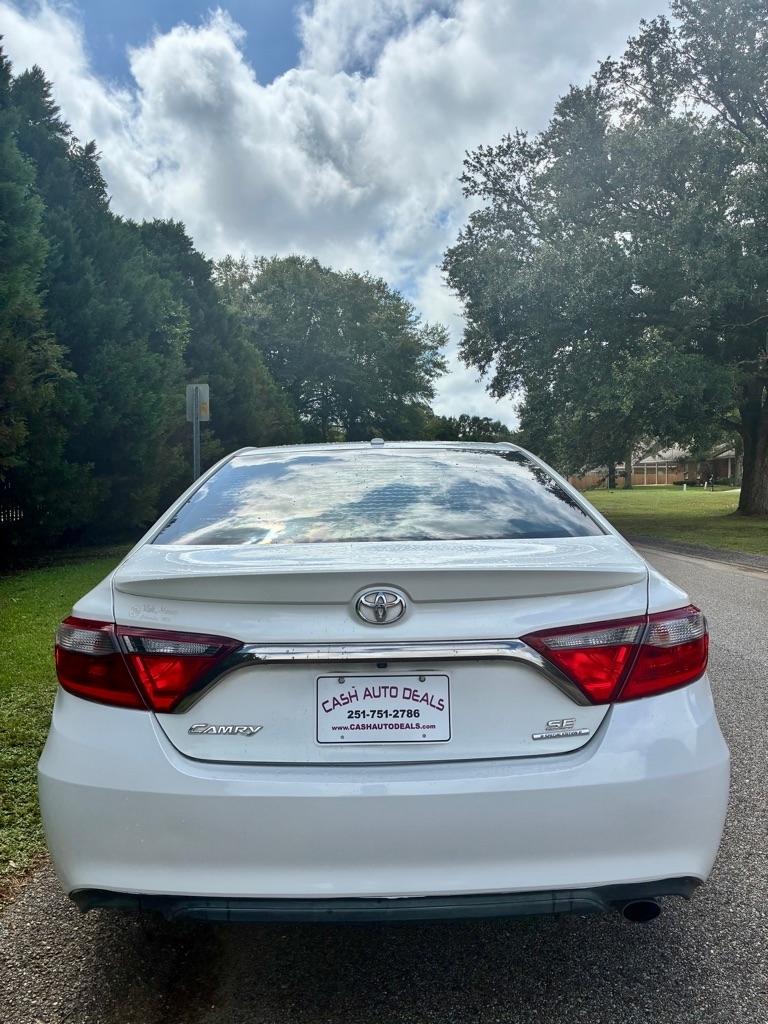 Toyota Camry 4dr Sdn I4 Auto SE w/Special Edition Pkg (Natl) 2016