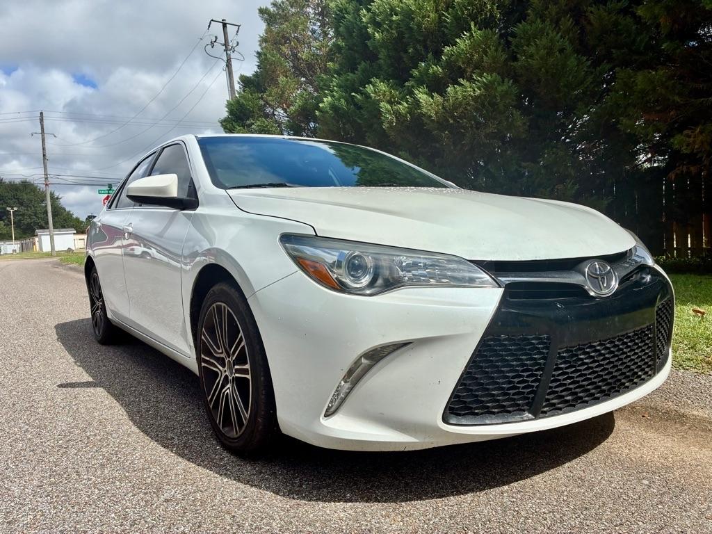 Toyota Camry 4dr Sdn I4 Auto SE w/Special Edition Pkg (Natl) 2016