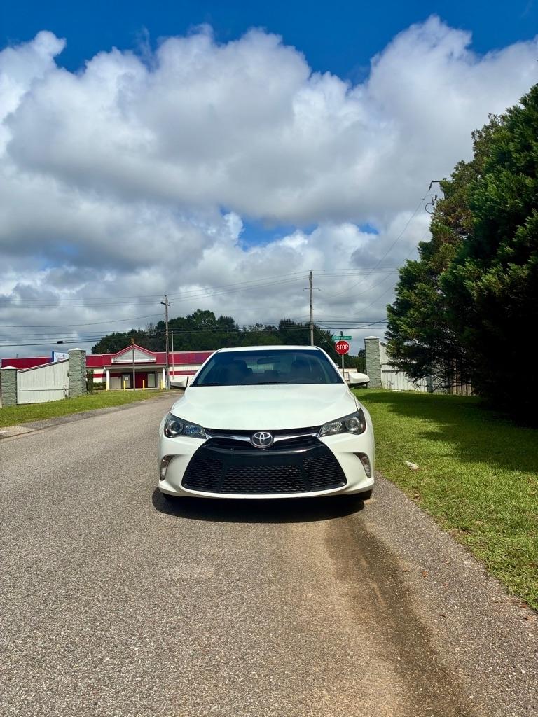 Toyota Camry 4dr Sdn I4 Auto SE w/Special Edition Pkg (Natl) 2016