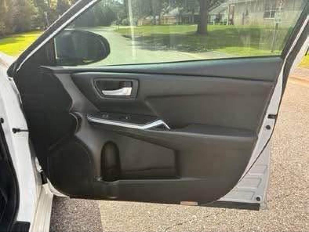 Toyota Camry 4dr Sdn I4 Auto SE w/Special Edition Pkg (Natl) 2016