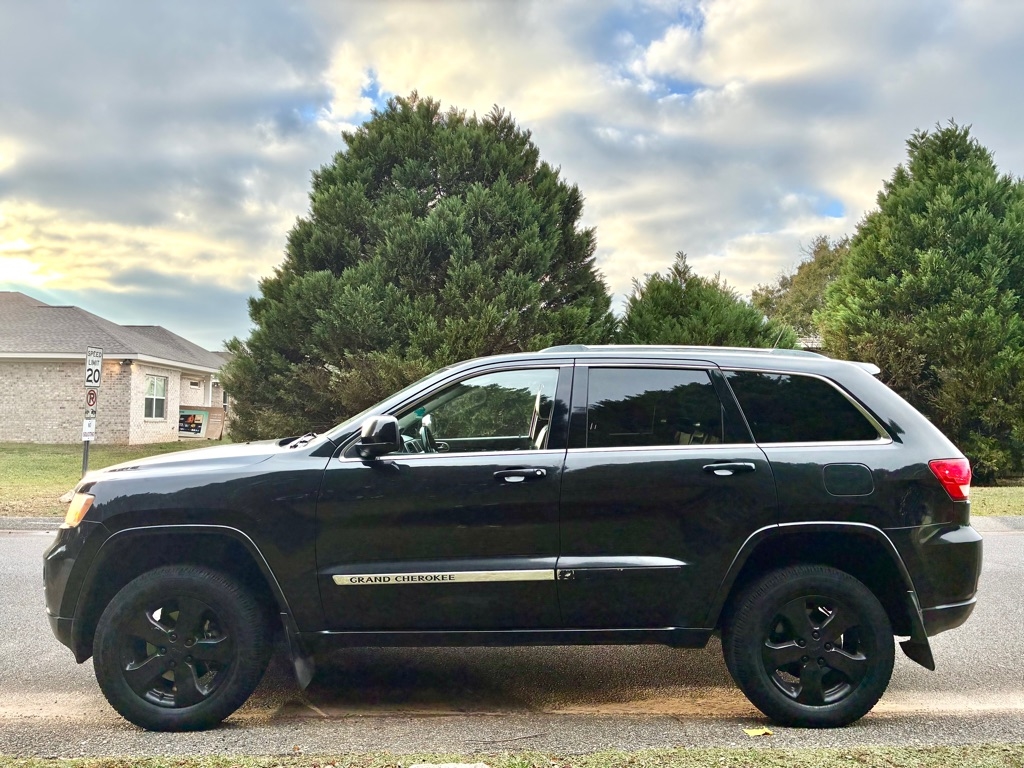 Jeep Grand Cherokee 4WD 4dr Laredo 2012