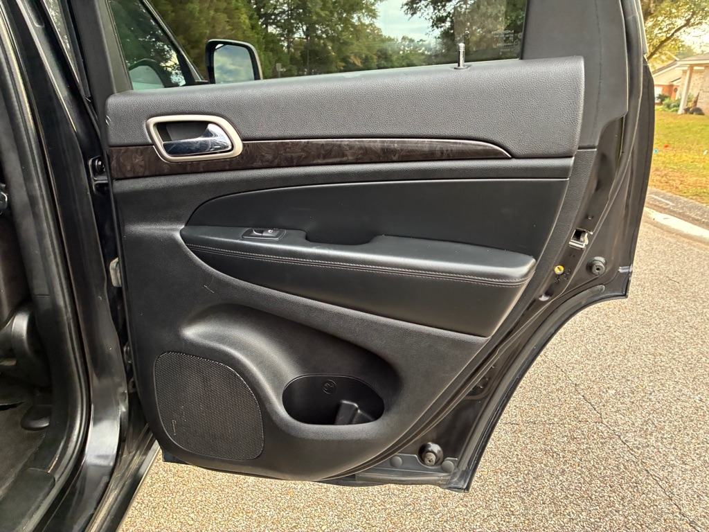 Jeep Grand Cherokee 4WD 4dr Laredo 2012