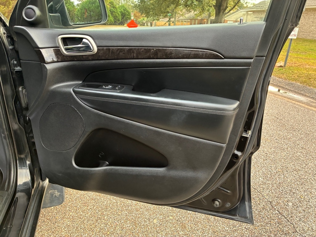 Jeep Grand Cherokee 4WD 4dr Laredo 2012