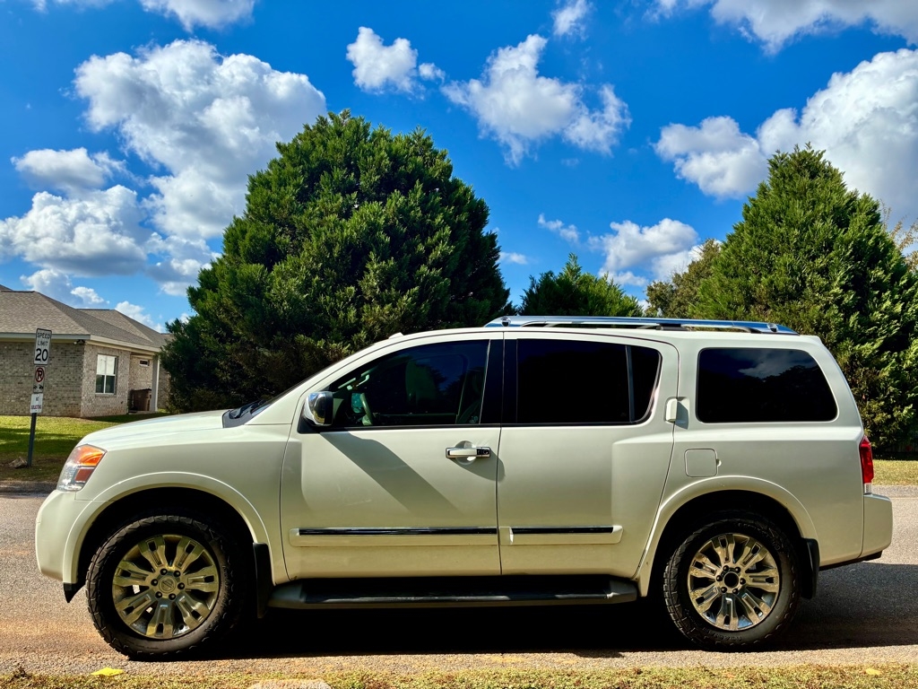 2015 Nissan Armada Platinum photo 2