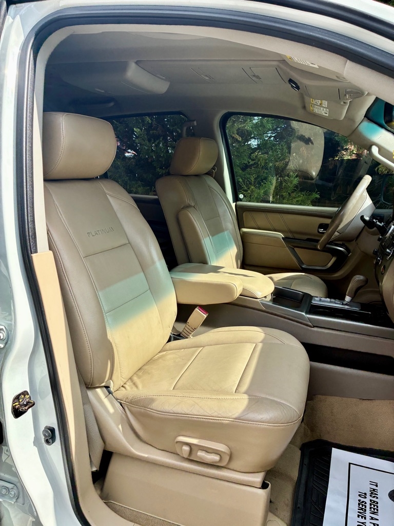 Nissan Armada 2WD 4dr Platinum 2015