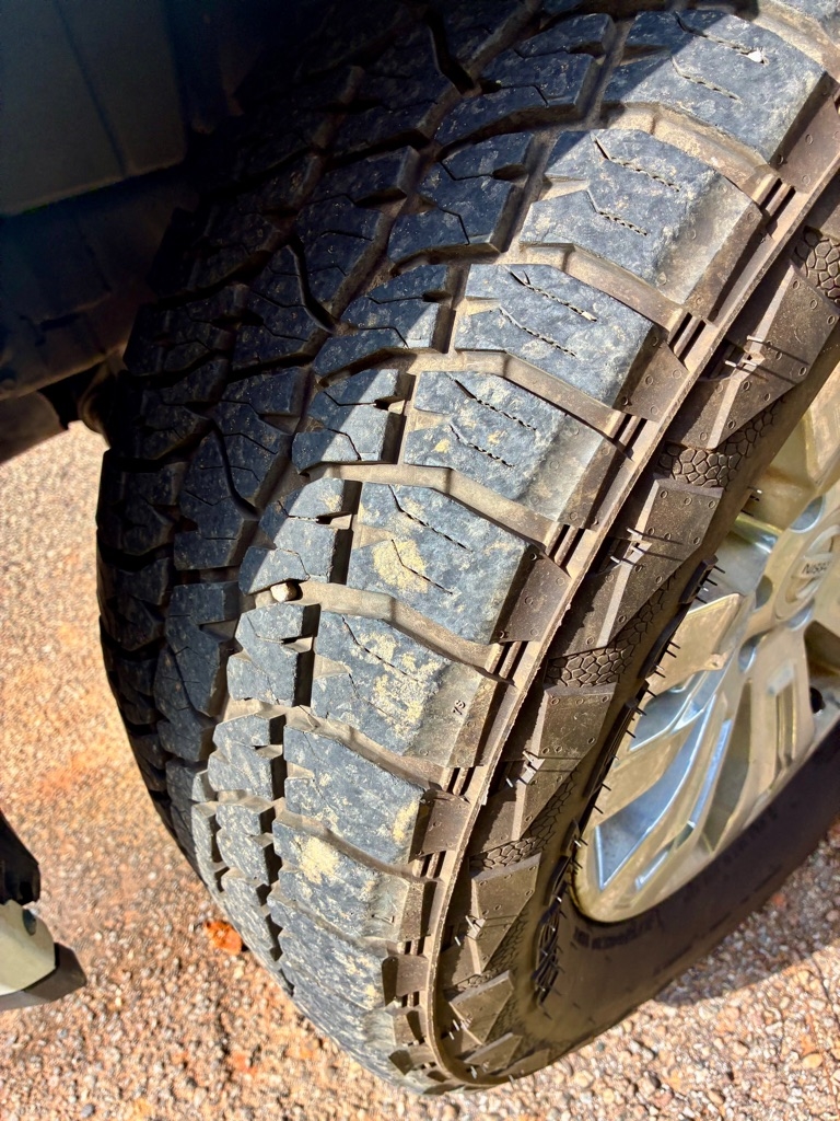 Nissan Armada 2WD 4dr Platinum 2015