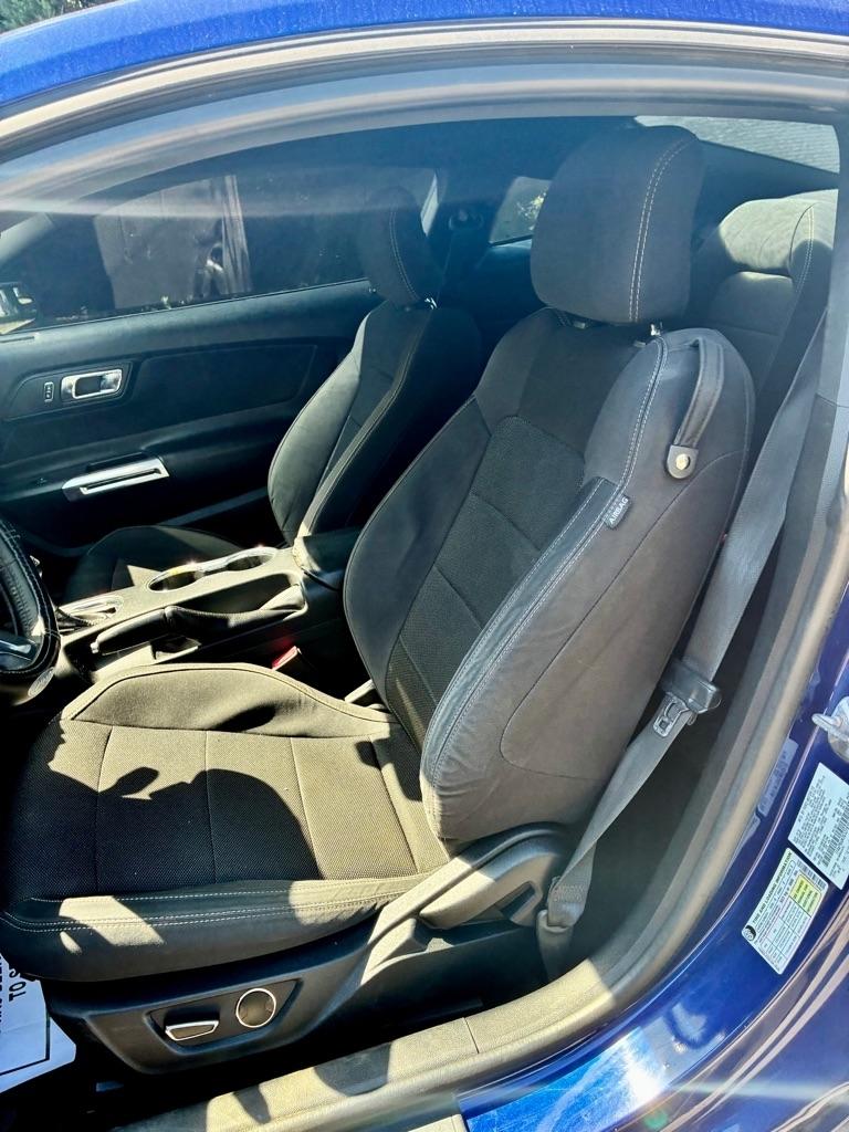 Ford Mustang 2dr Fastback V6 2016