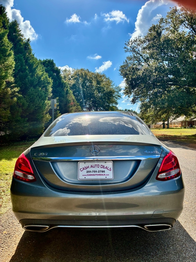 2017 Mercedes Benz C 300 photo 4