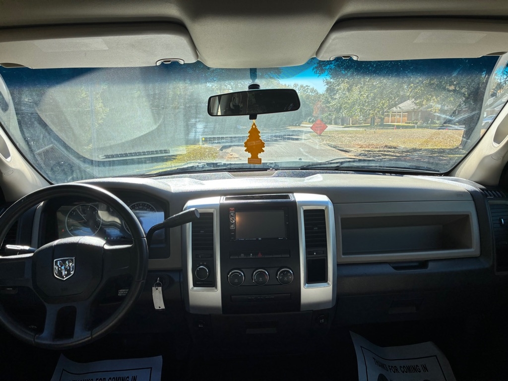 Dodge Ram 1500 4WD Crew Cab 140.5" ST 2010