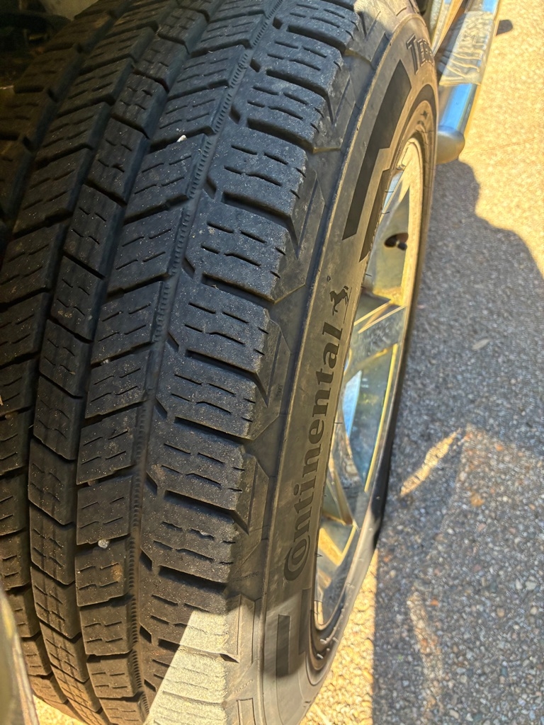 Dodge Ram 1500 4WD Crew Cab 140.5" ST 2010