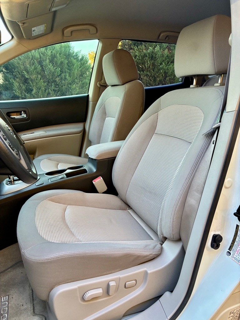 Nissan Rogue FWD 4dr SV 2013