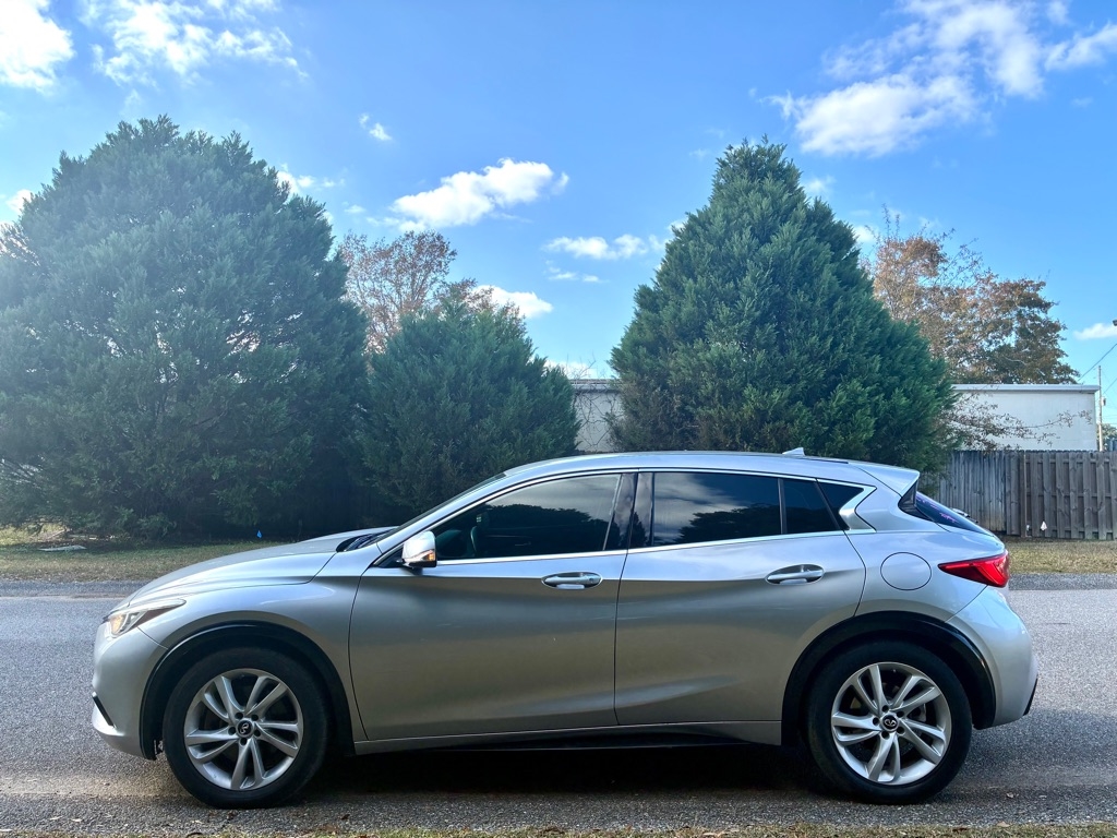 Infiniti QX30 Luxury FWD 2018