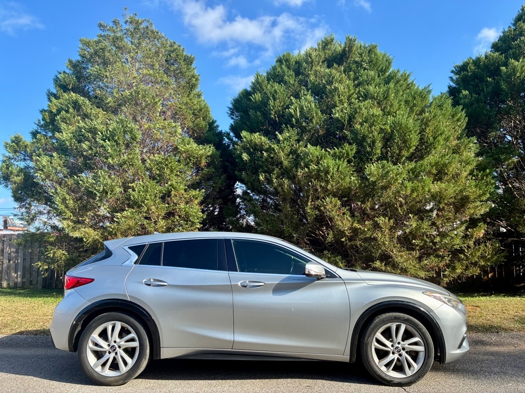 Infiniti QX30 Luxury FWD 2018