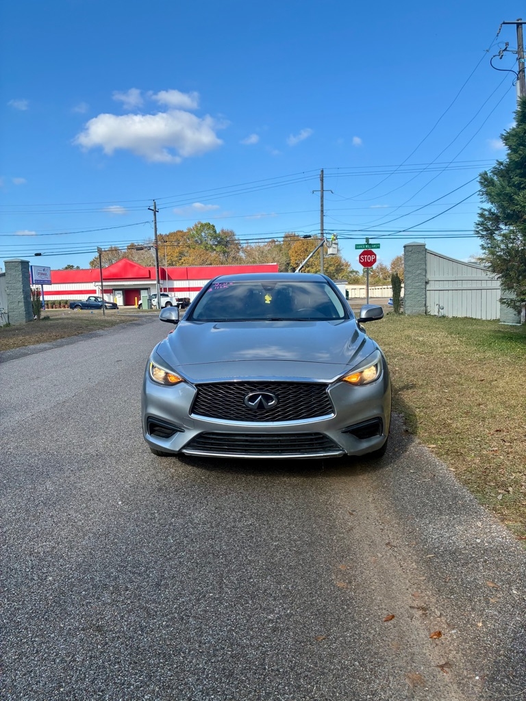 Infiniti QX30 Luxury FWD 2018