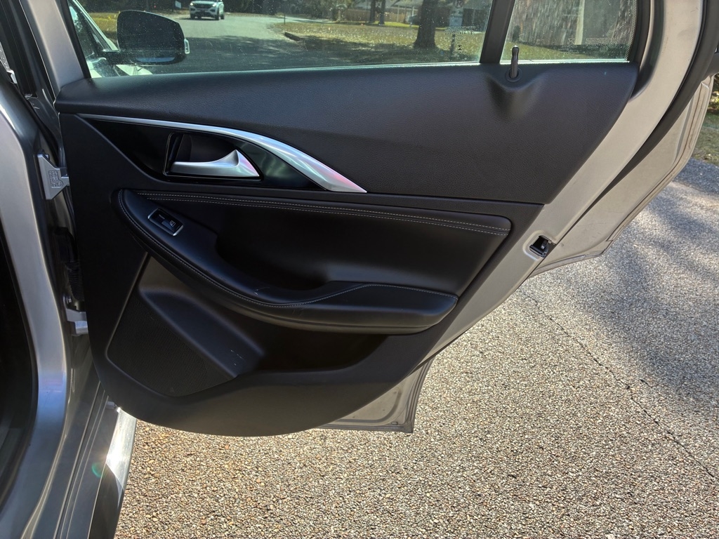 Infiniti QX30 Luxury FWD 2018