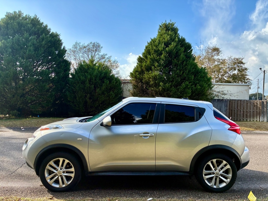 Nissan Juke 5dr Wgn CVT SV AWD 2014