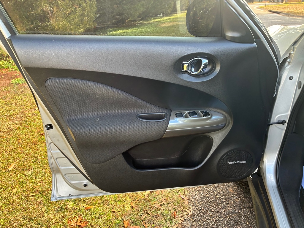 Nissan Juke 5dr Wgn CVT SV AWD 2014