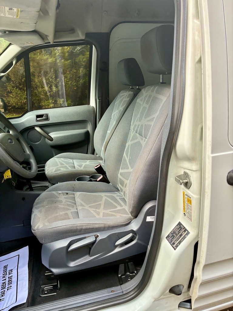 Ford Transit Connect 114.6" XL w/o side or rear door glass 2013