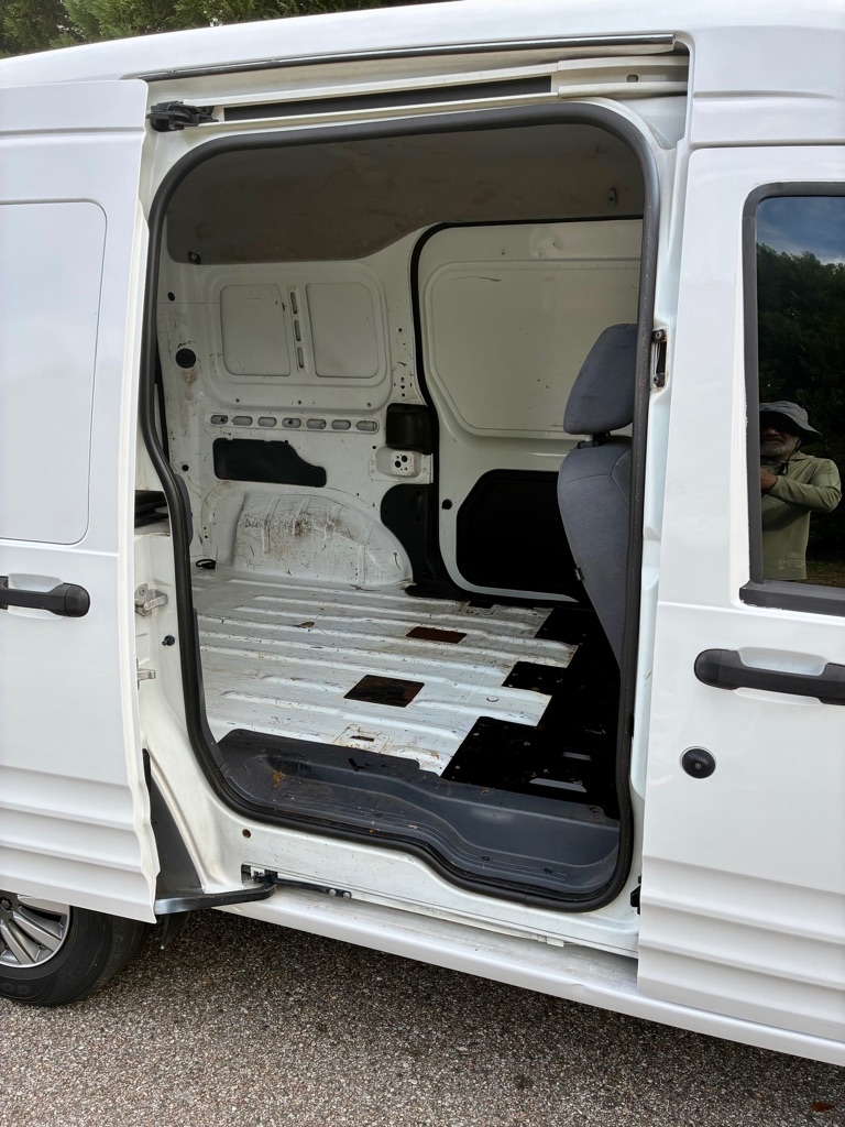Ford Transit Connect 114.6" XL w/o side or rear door glass 2013