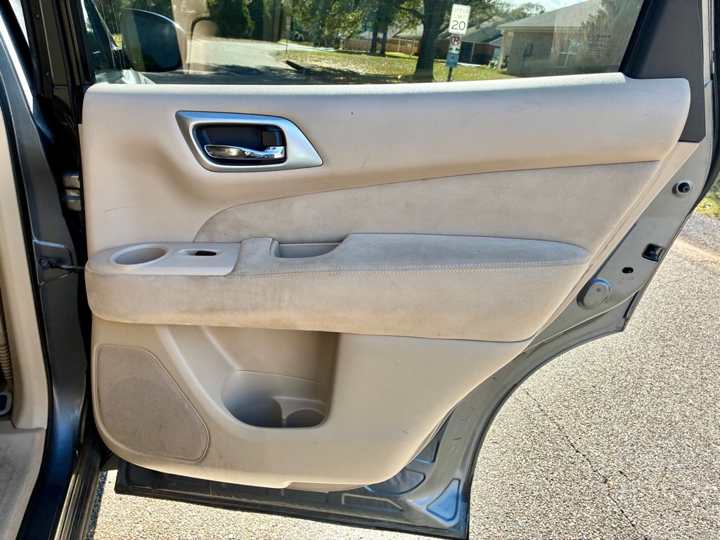 Nissan Pathfinder 2WD 4dr S 2015