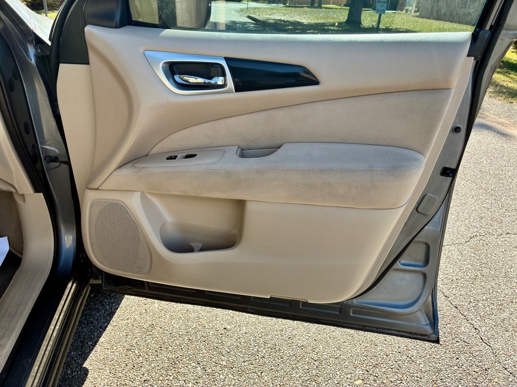 Nissan Pathfinder 2WD 4dr S 2015