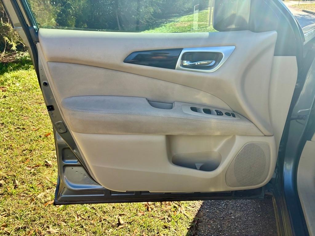 Nissan Pathfinder 2WD 4dr S 2015