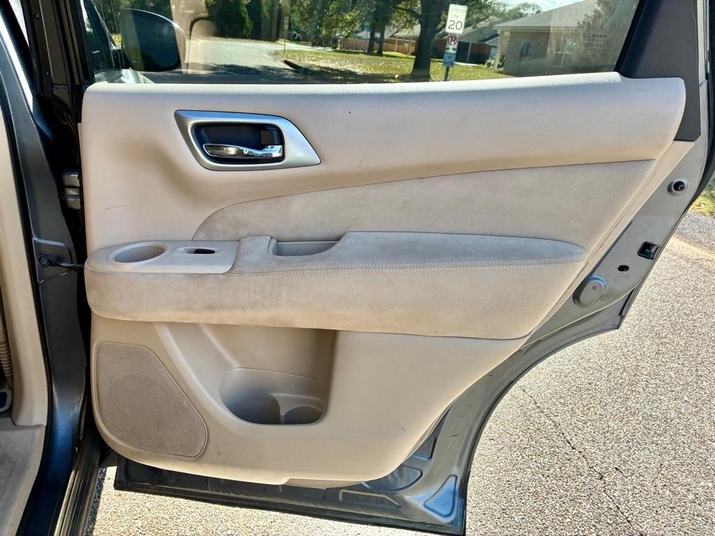 Nissan Pathfinder 2WD 4dr S 2015