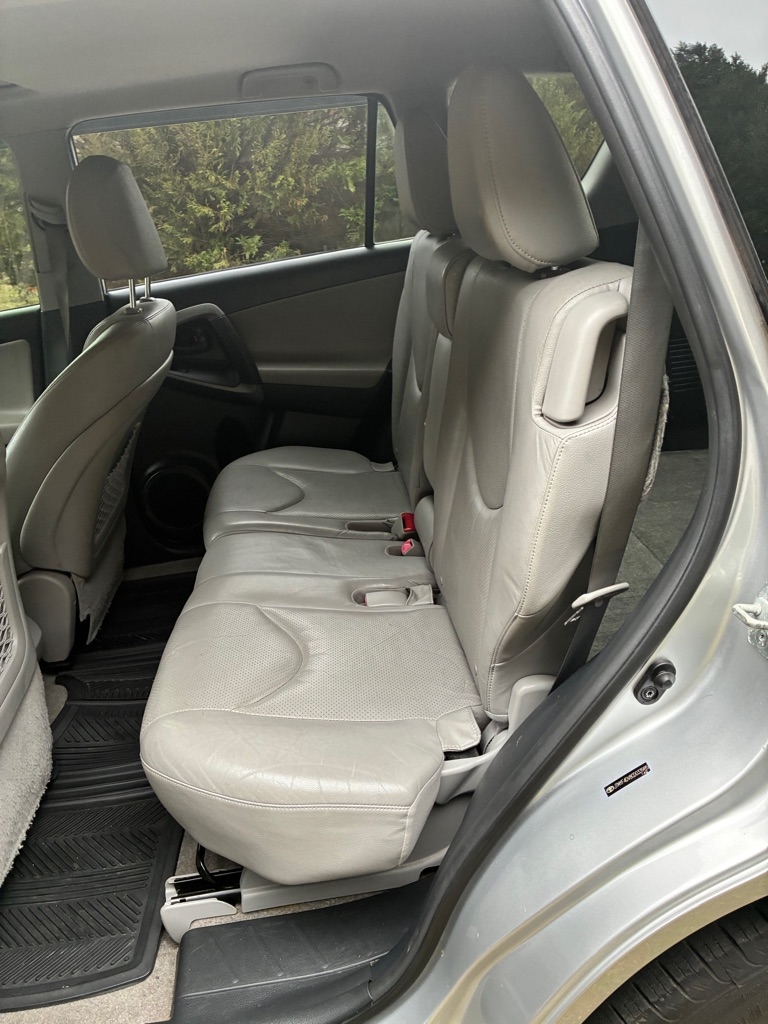 Toyota RAV4 FWD 4dr I4 Limited (Natl) 2012