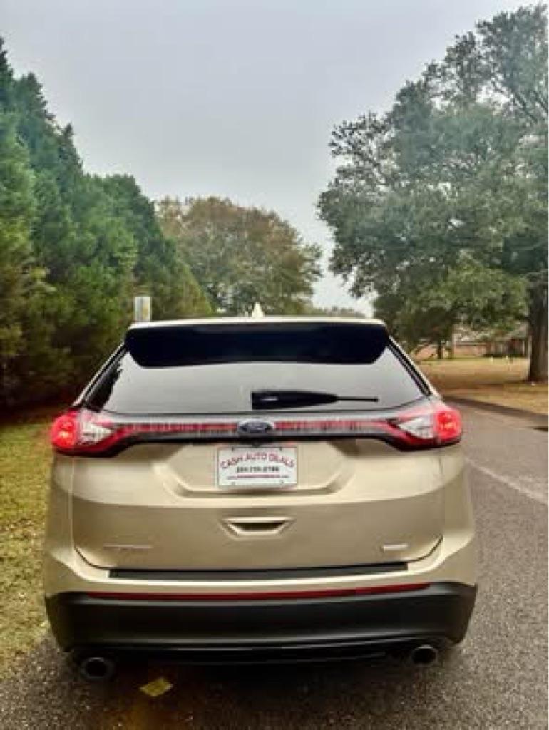 Ford Edge photo 2