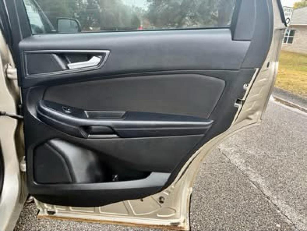 Ford Edge photo 12