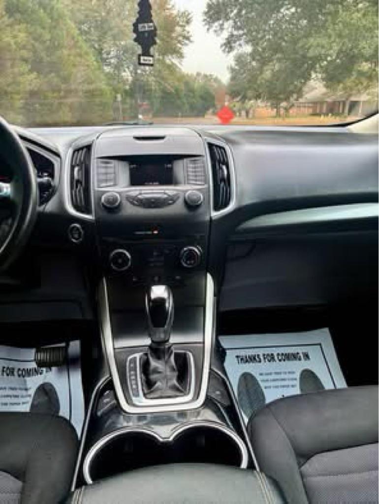 Ford Edge photo 16