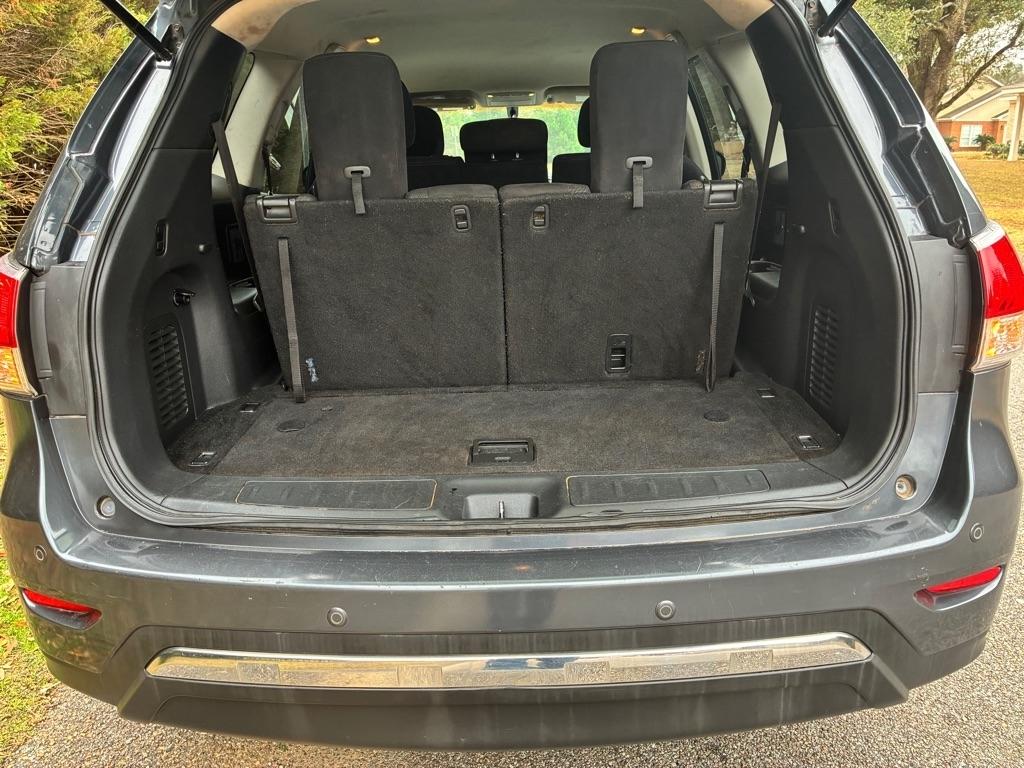 Nissan Pathfinder 2WD 4dr SV 2013