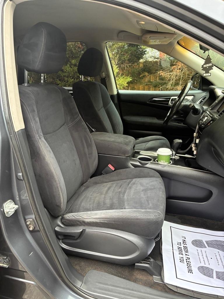 Nissan Pathfinder 2WD 4dr SV 2013