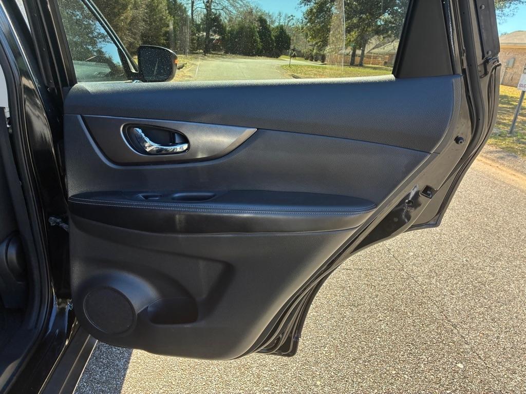 Nissan Rogue FWD 4dr S 2015