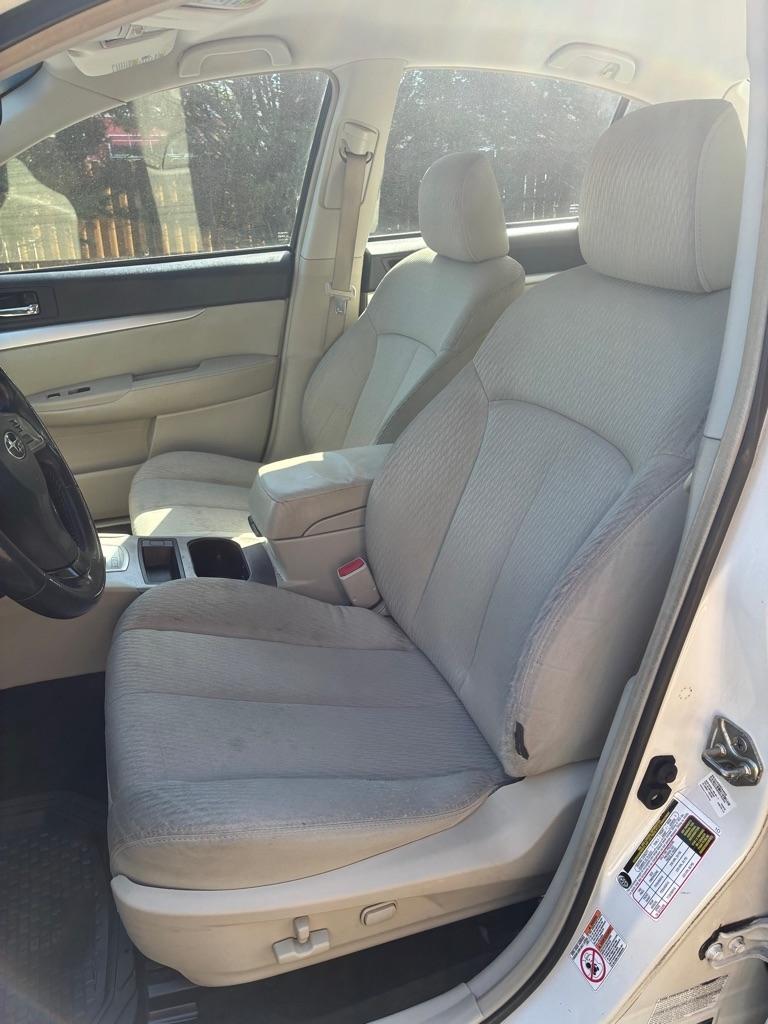 Subaru Legacy 4dr Sdn H4 Auto 2.5i Premium 2012